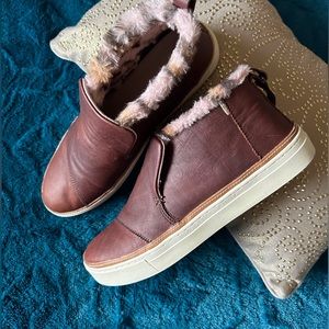 Like New Toms Bootie